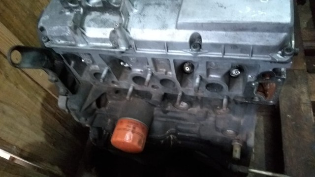 Motor parcial 1.6/8 válvulas Megane ano 98, a base de troca.