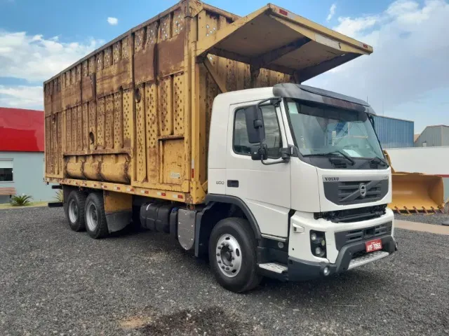 Volvo FMX 500 R 6X4 carroceria cana picada - Caminhões - Zona