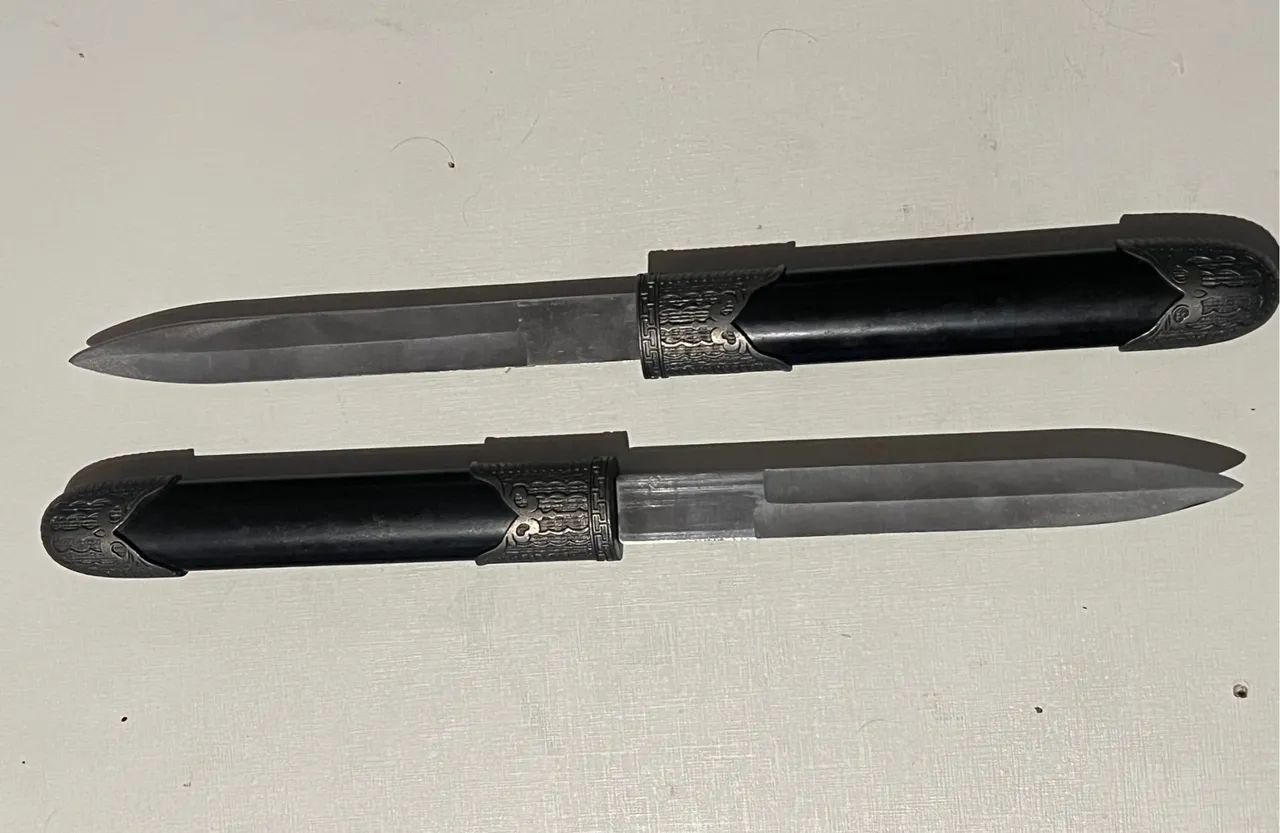 Faca lâmina dupla não amolada