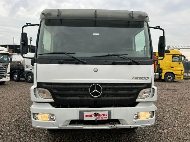 Mercedes Benz 2425 6x2 com tanque - Foto 2