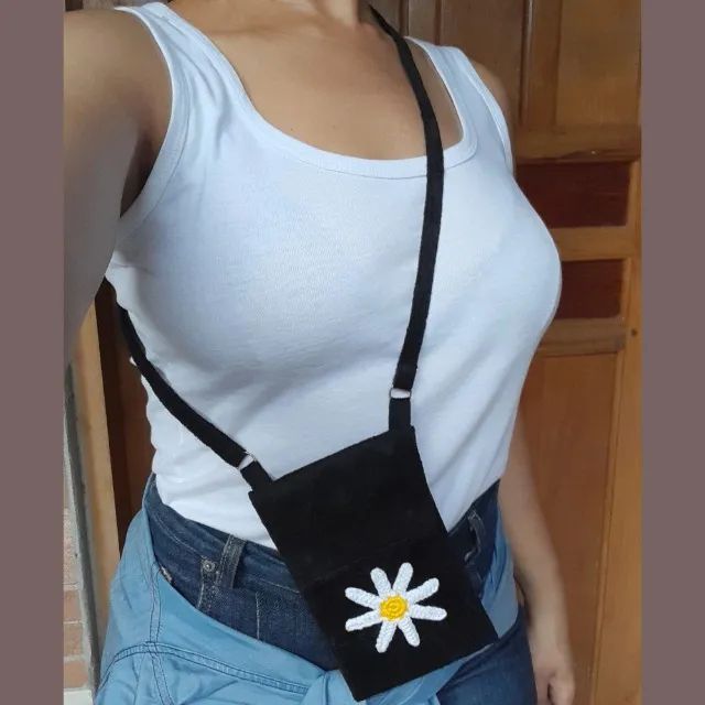 Bolsa Mini Bag Porta Celular Margarida Crochê Suede Preto