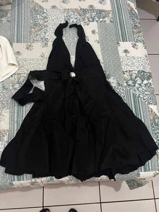 Vestido preto de festa