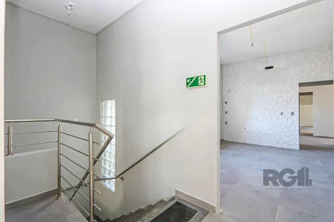 Casa Comercial de 290m² no Bairro Auxiliadora - Porto Alegre, 14 salas, 6 vagas.Esta casa  - Foto 6