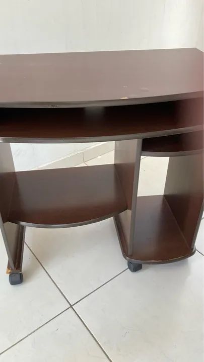 Mesa de Canto com Rodízios - ideal para escritório ou sala - Foto 2