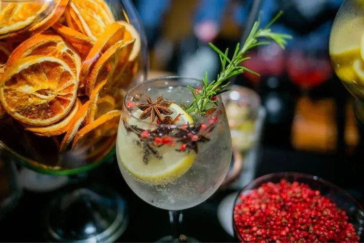 Barman para Festas em Goiânia: Coquetéis e Drinks Sob Medida - Foto 2