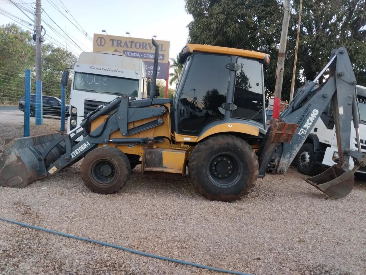 Vendo Retroescavadeira 2020 XCMG 4x4 - Foto 2