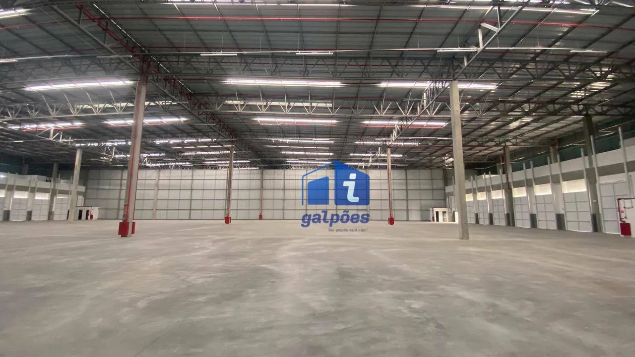 Condomínio Riacho Verde 02 - Galpão com 2.363 m² com Docas na BR 101 em Jaboatão dos Guara
