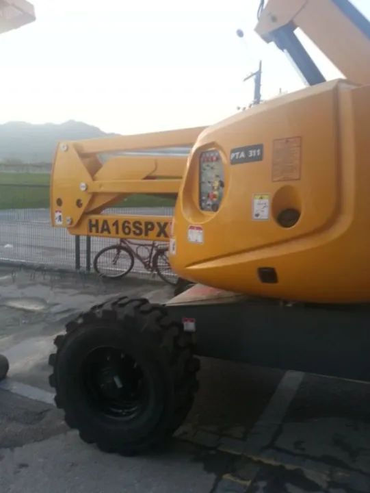 Plataforma elevatória haulotte 16m