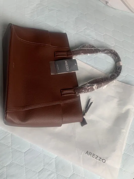 BOLSA COURO AREZZO