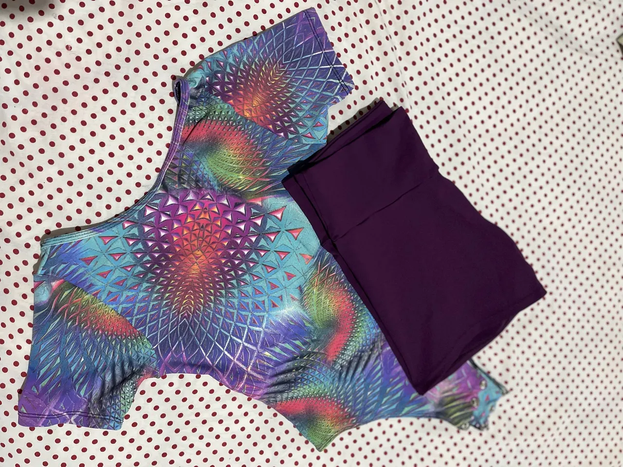 Conjunto Fitness Estampado e Shorts Roxo