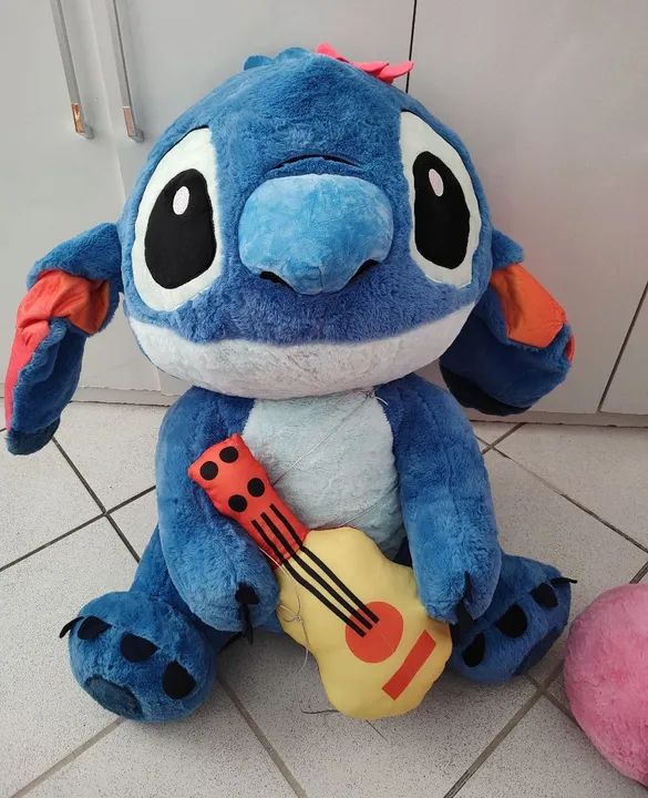 Stitch Pelúcia Gigante com Guitarra NOVO