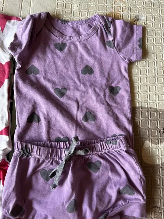 Kit com 2 conjuntos de Body + Shorts - tam 3M - Foto 3