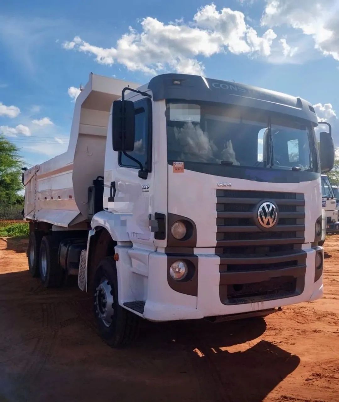 VOLKS 31330 TRUCK CAÇAMBA ANO 2014   