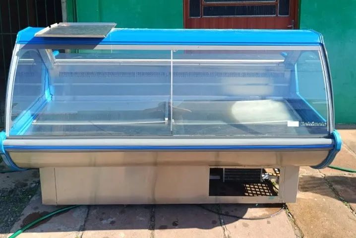 Balcao de açougue e geladeira industrial 4 portas