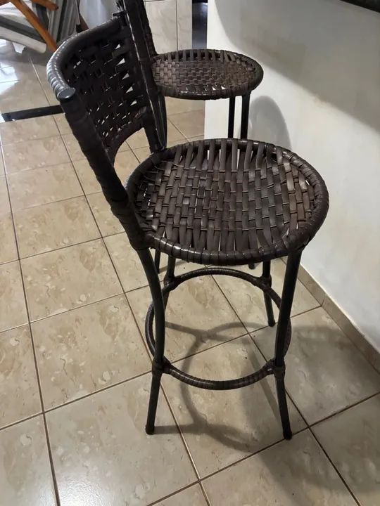 Conjunto de 4 Banquetas em Fibra Sintética