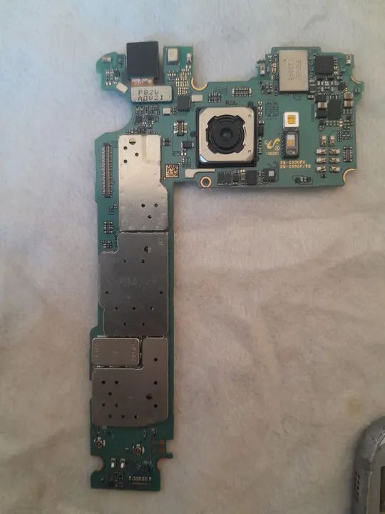 Placa mãe Samsung S7 flat sm-g930F leia o anúncio ok  - Foto 2