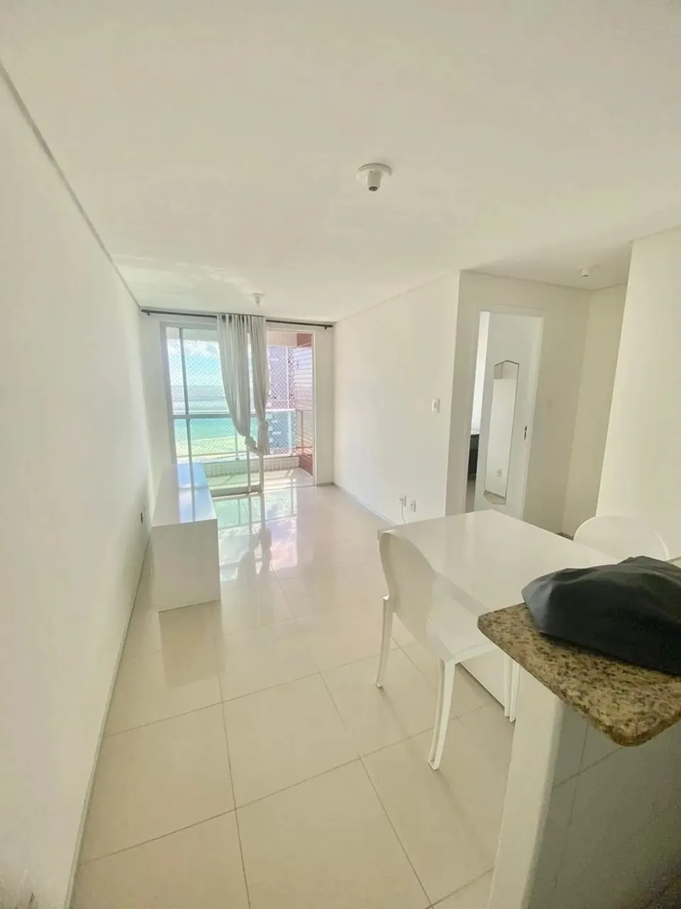 Apartamento na Ponta do Farol || 1 quarto || 43m || Varanda