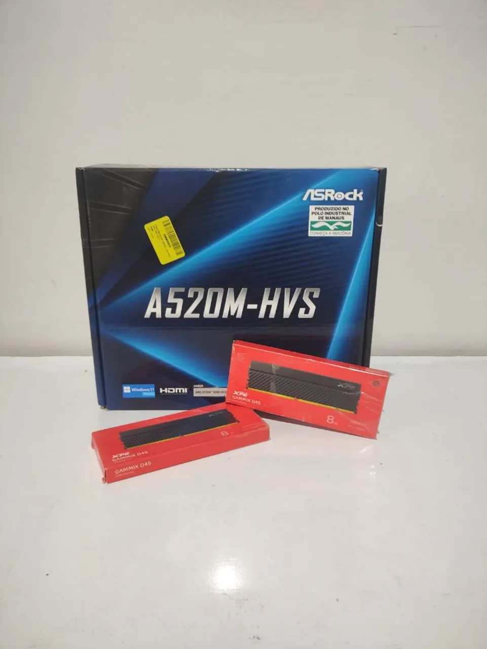 KIT UPGRADE Placa-mãe ASRock A520M-HVS e Memória RAM XPG Gammix D45