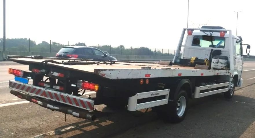 Caminhão VW 8-150 2004 Guincho Plataforma - Foto 3
