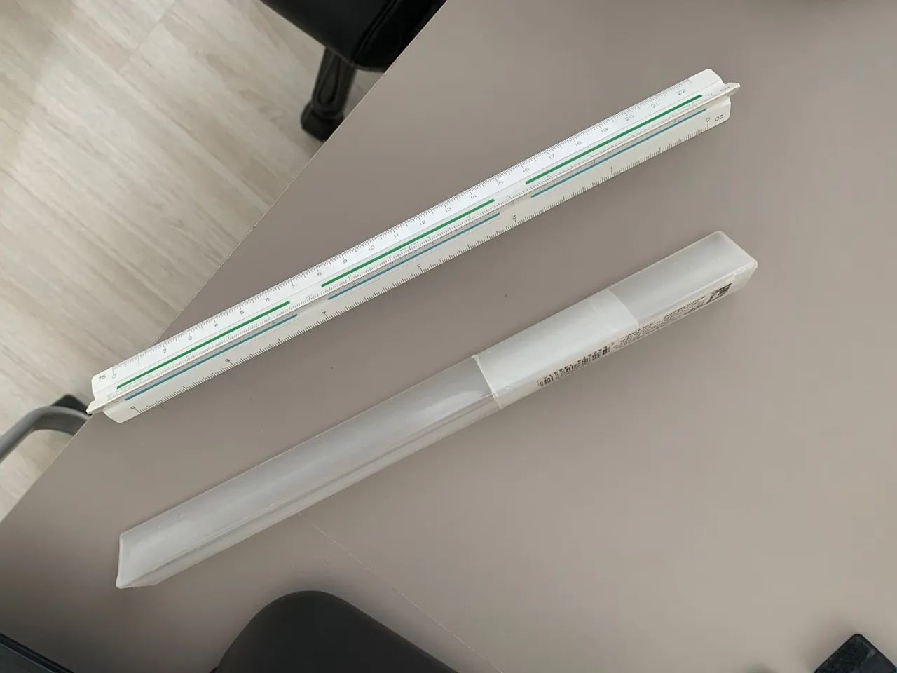 Escalímetro com capa