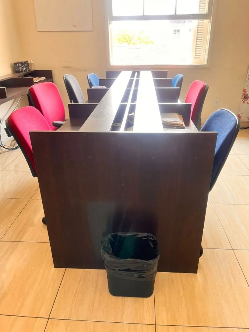 Estação/ mesa de trabalho para computador