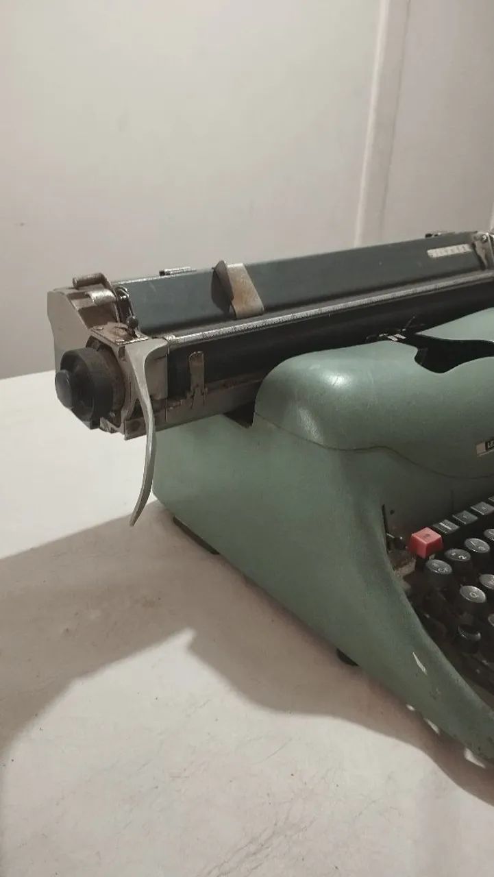 Máquina de Escrever Olivetti Lexikon 80 - Foto 5