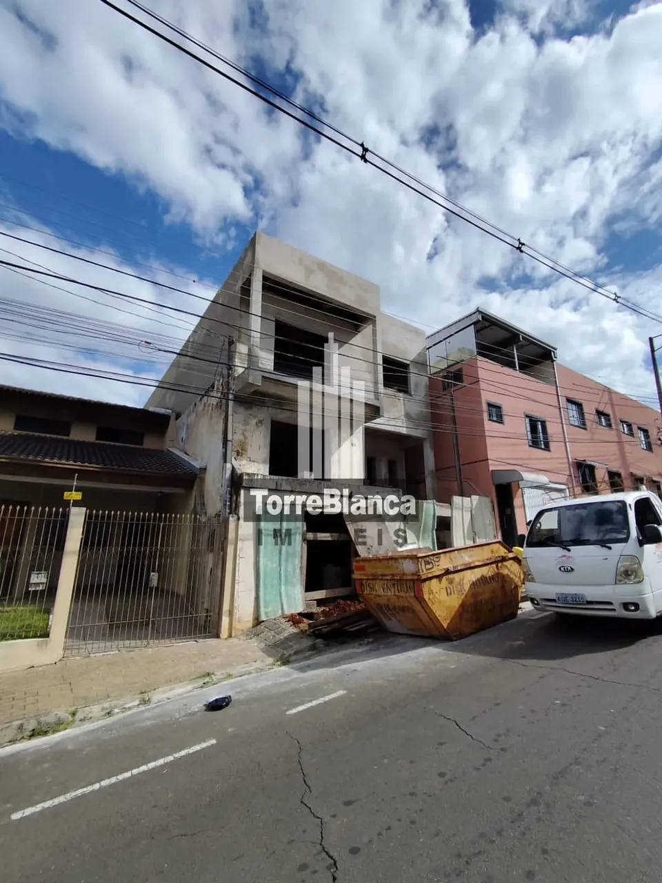 Loja para locação, 2 banheiros, 135m², Localização Estratégica, Centro - Ponta Grossa/PR
