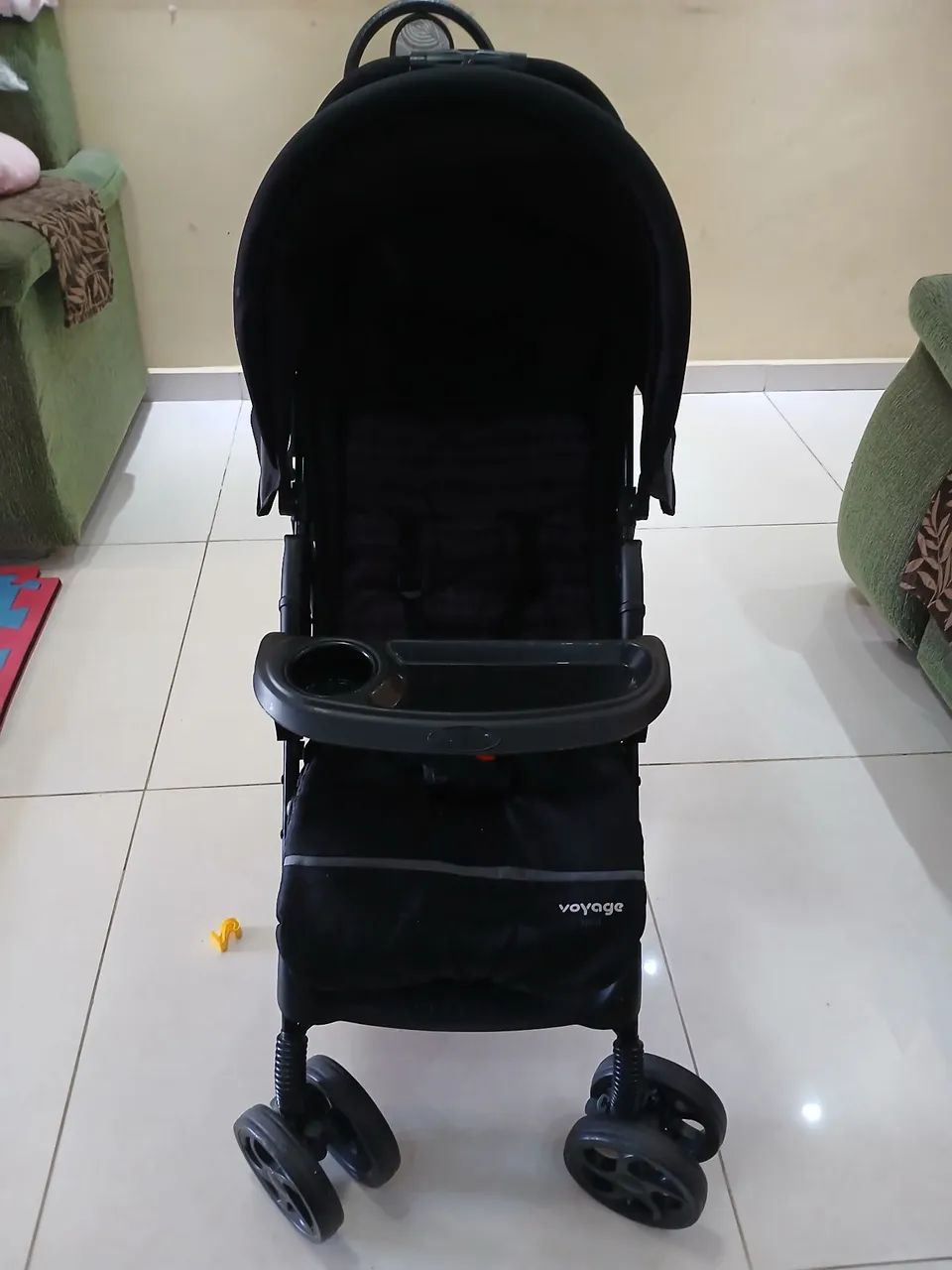 Carrinho de bebe voyage spot semi novo. - Foto 2