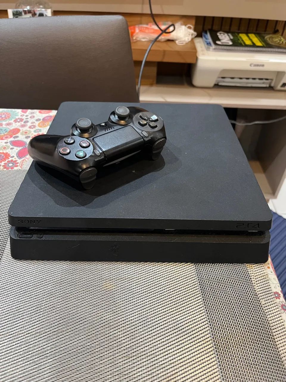 Ps4 semi novo 
