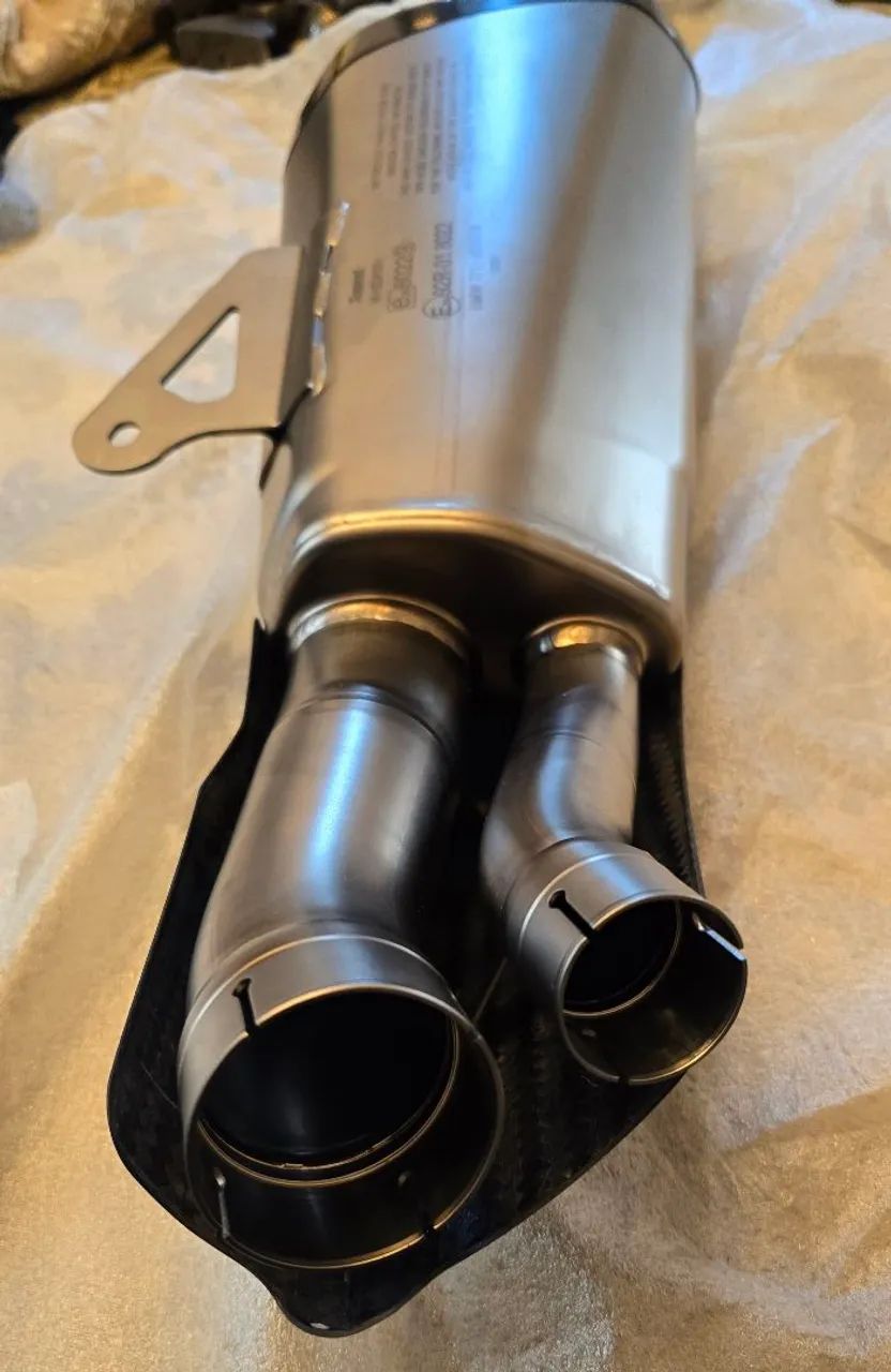 Ponteira Escapamento Akrapovic XR 1000 Bmw  - Foto 3