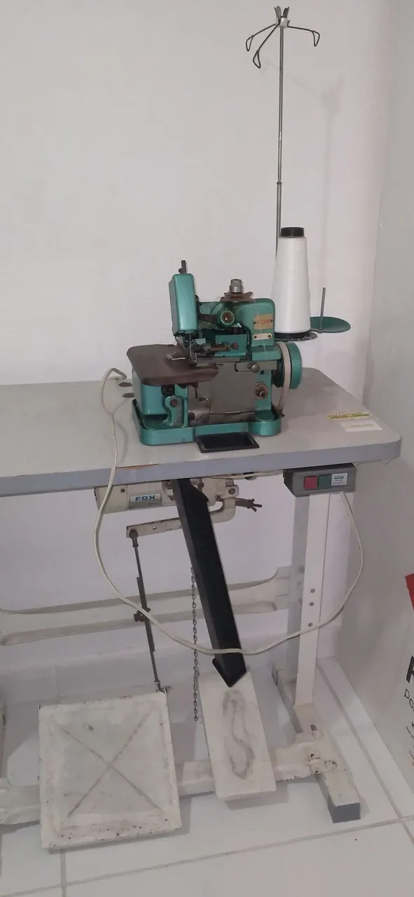 Máquina de costura semi industrial
