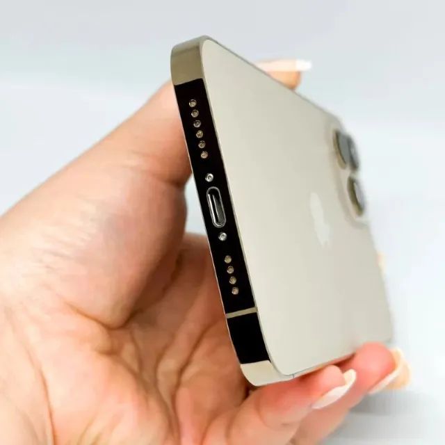 iPhone 13 Pro Max 256GB Gold - Funcionamento Perfeito - Traseira