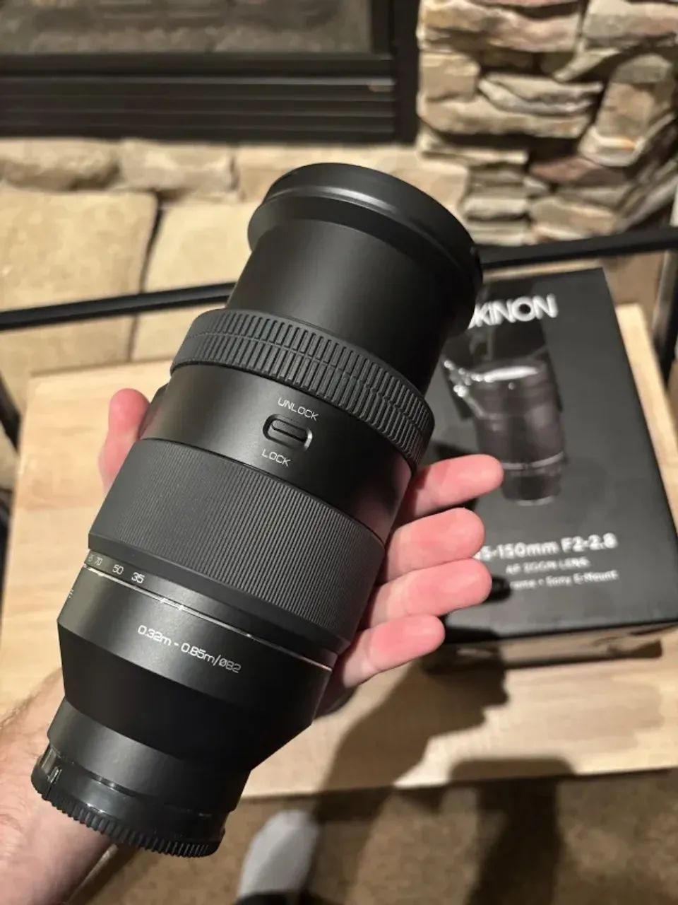 Lente Rokinon Sony 35-150mm f/2.8 - Foto 3
