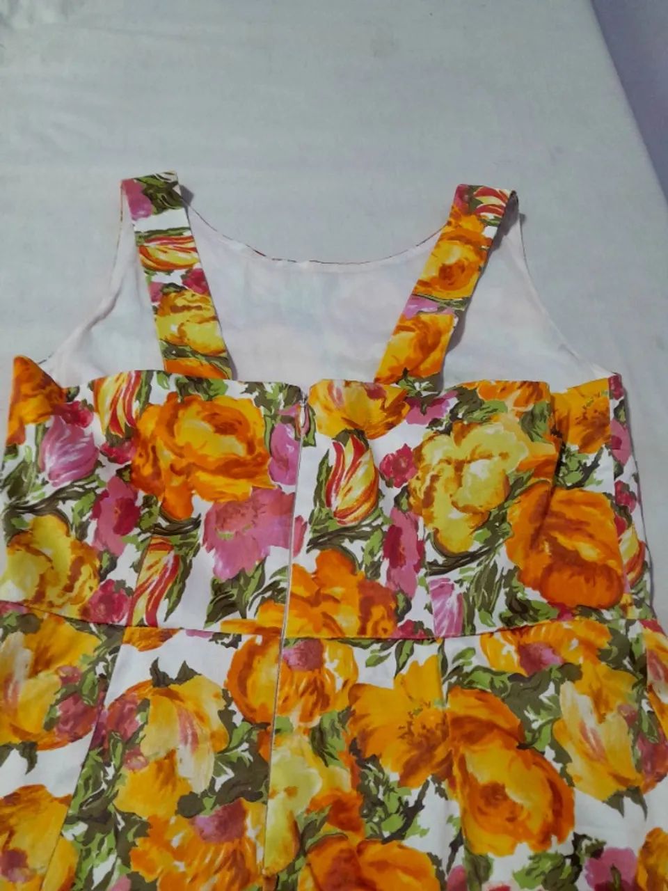 Vestido amarelo floral