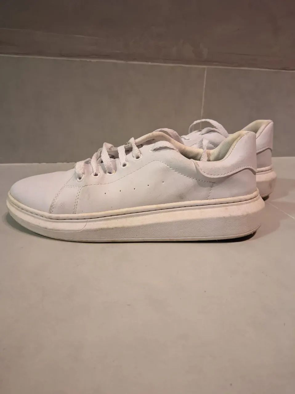 Tênis branco N. 40 - Foto 2