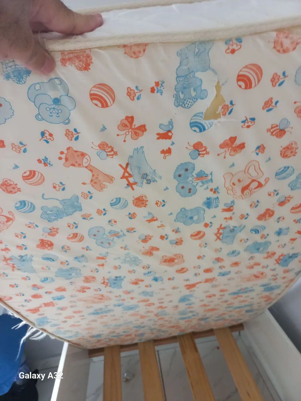 Mini cama com colchão infantil 