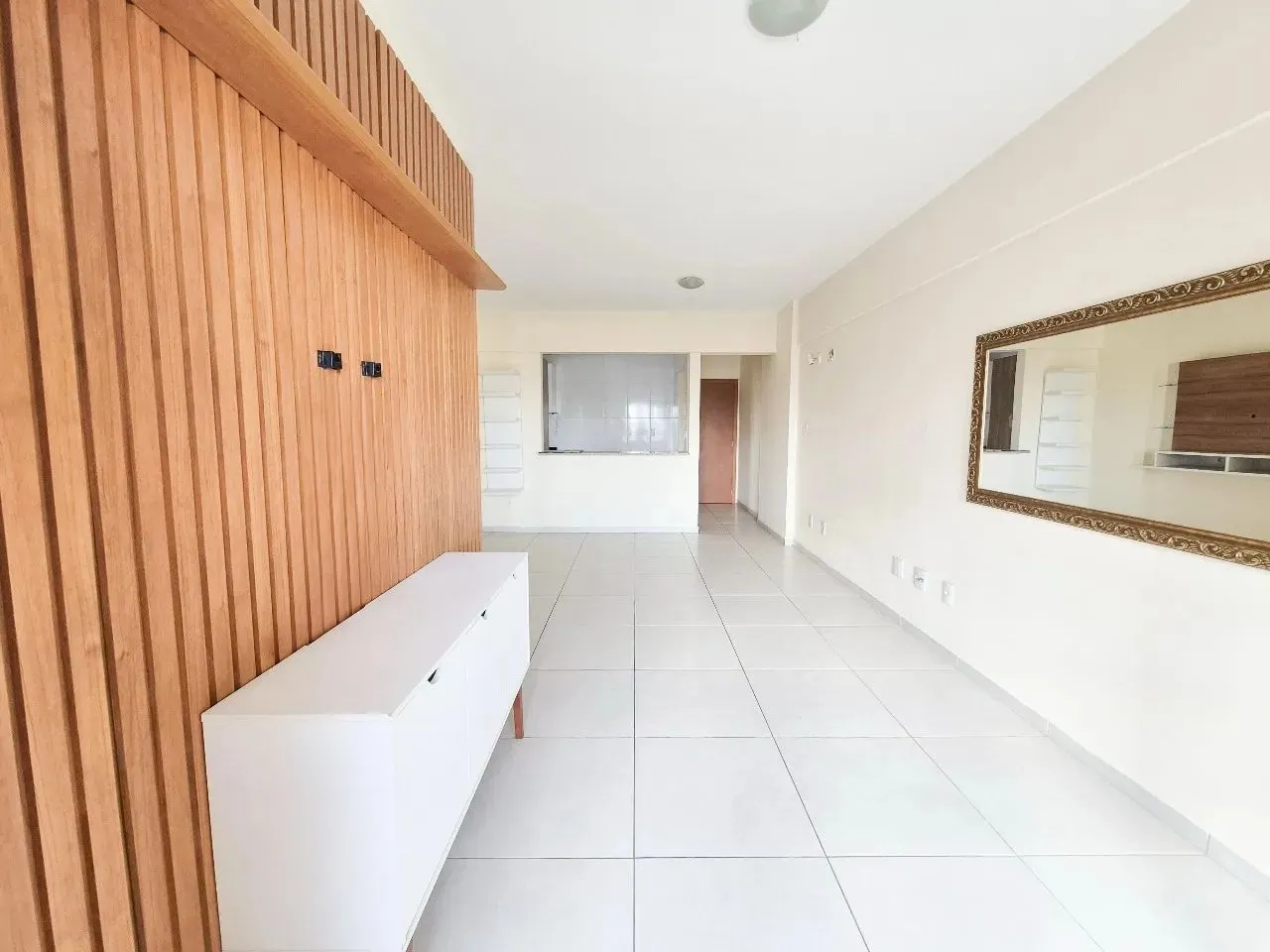 Rafaella Araújo Aluga apartamento no Edifício Vitória no Valor: R$ 5.300,00