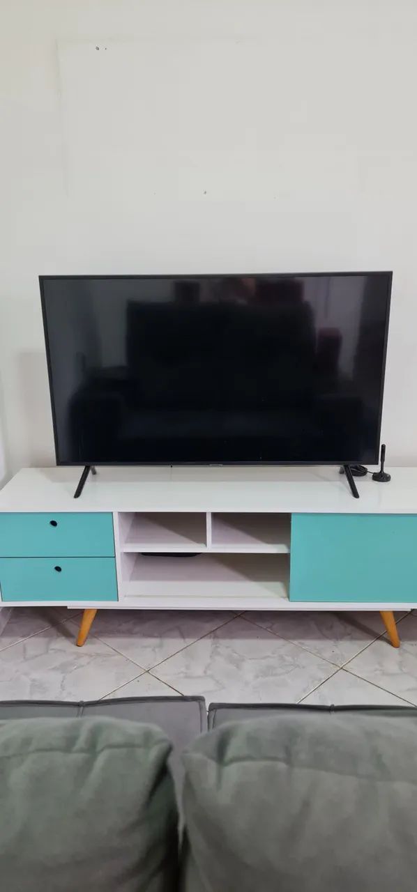Rack para TV com design vintage branco e turquesa - Foto 3