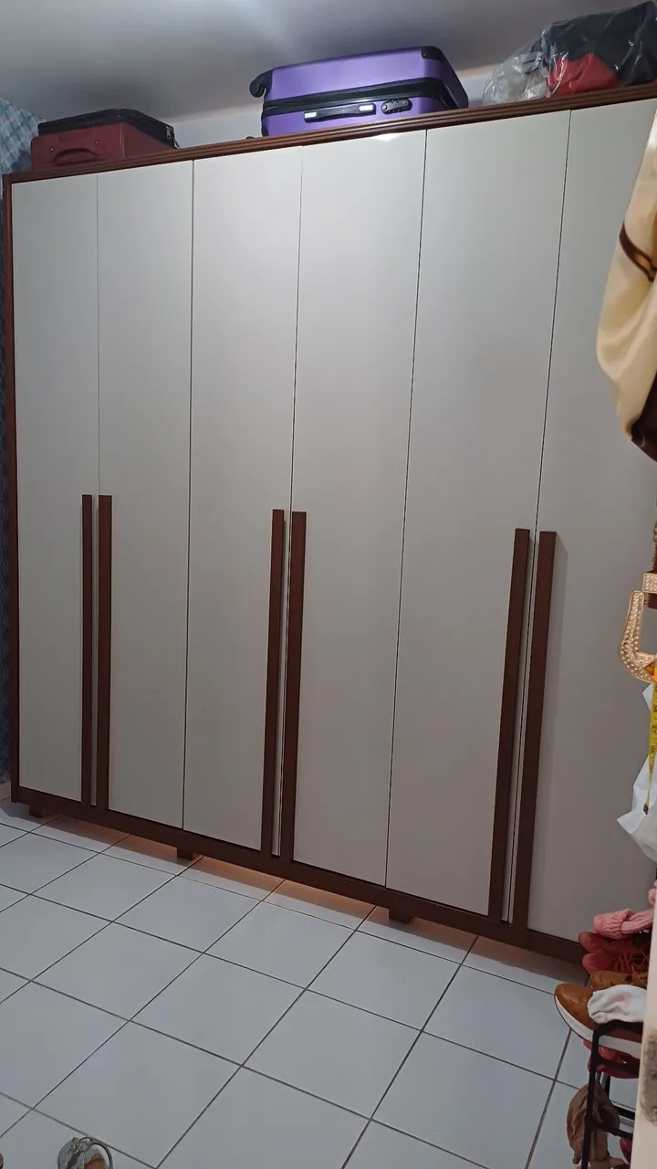 Guarda-Roupa Moderno e Espaçoso