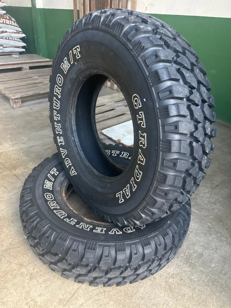 Pneus GTR Radial Adventuro M/T 235/85 aro16