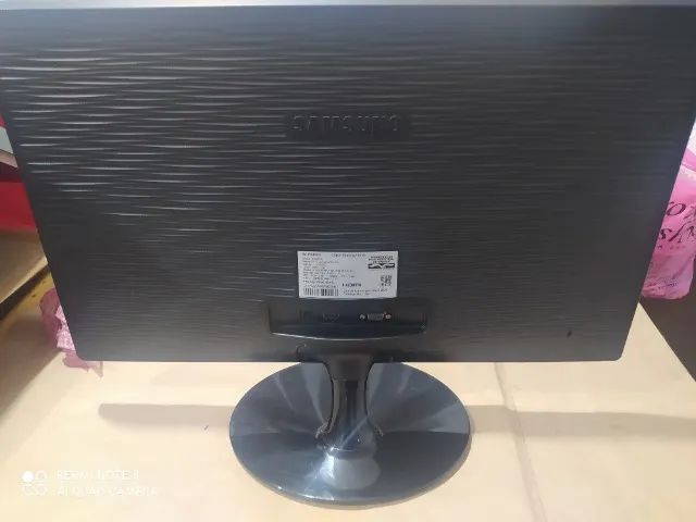 Monitor 24'' Samsung   Apenas 899,90 (seminovo) - Foto 2