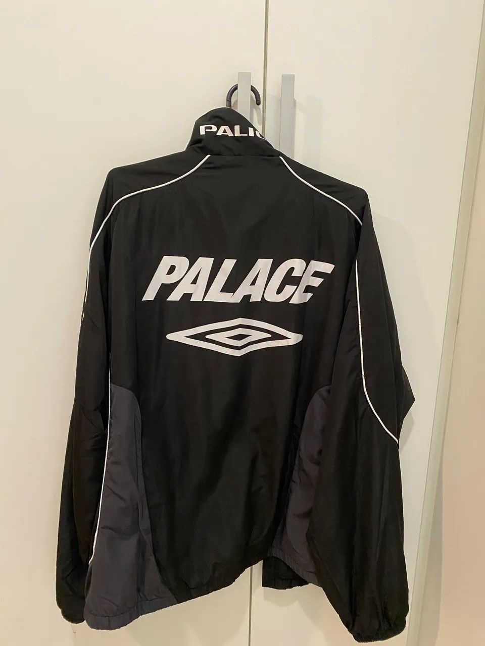 Palace x Umbro Training Track Jacket - Roupas - Setor Noroeste