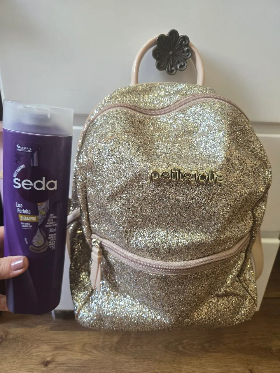 Mochila de costas Petite Jolie dourada - Foto 2