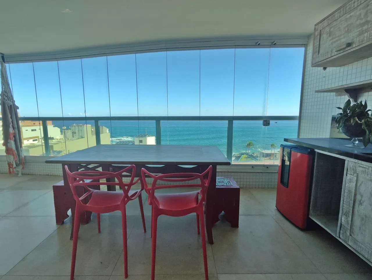 Apartamento para Venda em Salvador, Ondina, 2 dormitórios, 2 suítes, 4 banheiros, 2 vagas