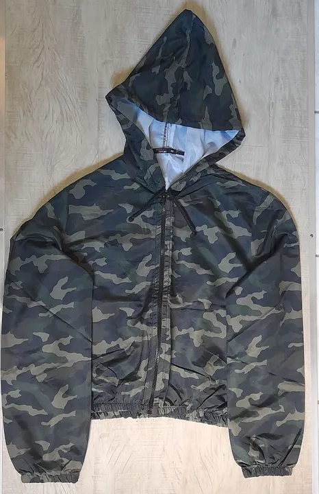 Corta Vento Camuflado Com Capuz - Marisa
