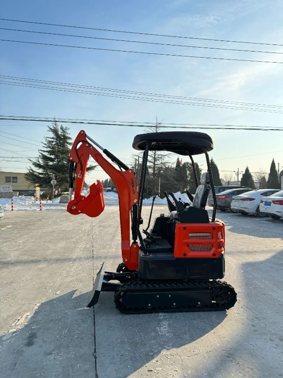 Mini Escavadeira Diesel (Kubota) 2,5T Giro Zero  - Foto 2