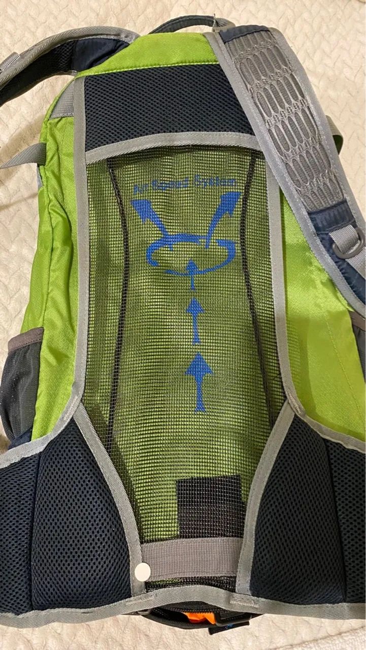 Mochila linda hiking 30l maleroads sem uso super leve com capa de chuva - Foto 2