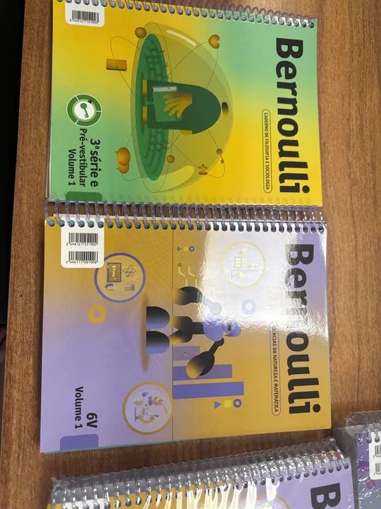 Livros Bernoulli - 3º ano do Ensino Médio sem uso (maioria lacrados e dentro do plástico) - Foto 2