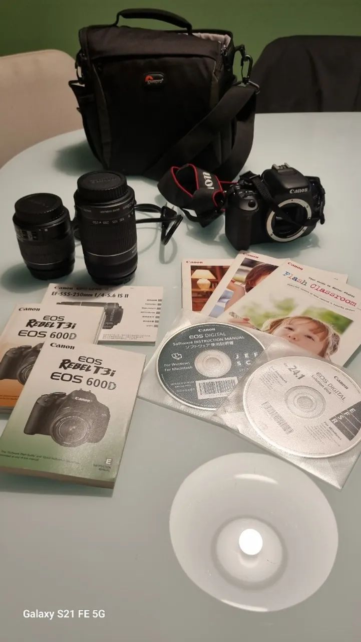 Máquina fotográfica Canon EOS Rebel T3i - pouco uso - Foto 2