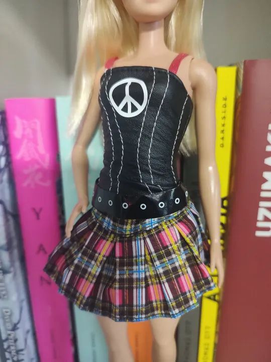 Boneca Barbie RBD Roberta Rebelde - Foto 2